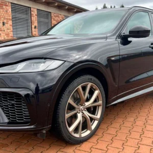 Jaguar F-Pace P550 SVR